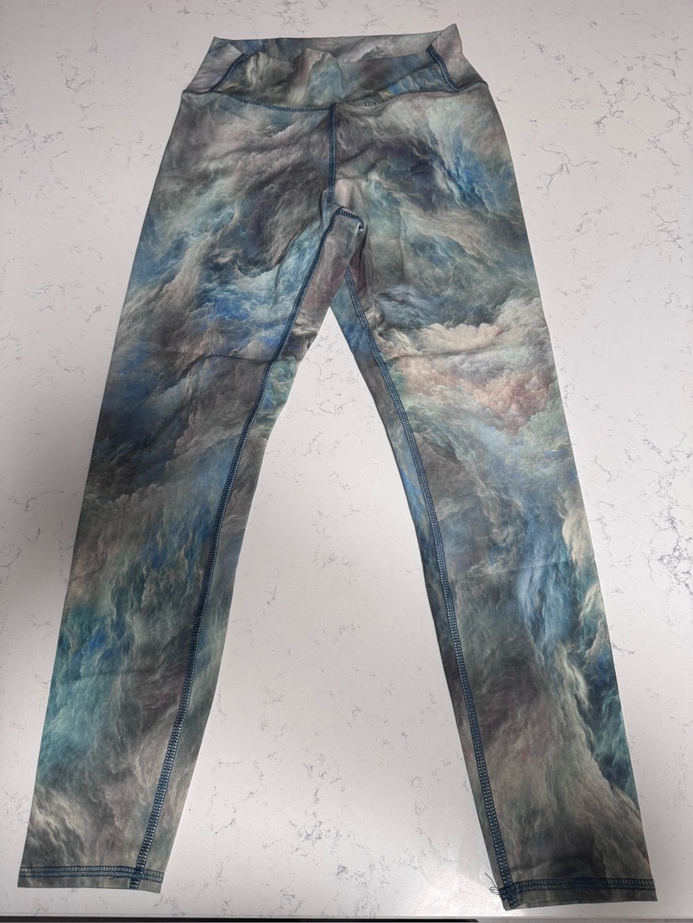 Woman’s leggings with Blue Marble Print